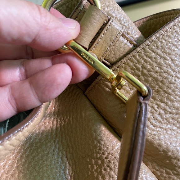 Prada Daino shoulder bag 100% authentic nude/camel - Picture 13 of 16